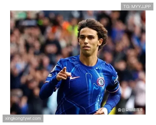 菲利克斯球场上像王子，私下背着豪车加班开趴？