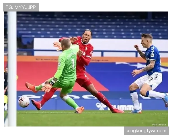 吕迪格与范戴克在防线构建下出现稳定性偏移